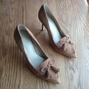 Ann Taylor Aiden Suede Tasseled Loafer Pump Size 7.5 Academia Old Money Office